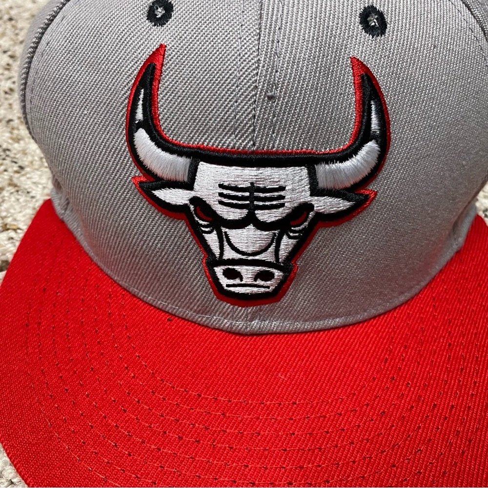 Mitchell & Ness Chicago Bulls snapback hat cap gray red NBA basketball - Picture 2 of 9